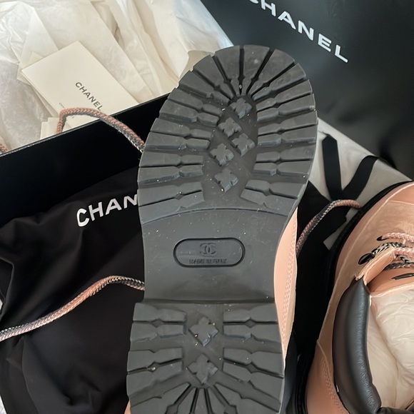 Chanel Suede Boots - Includes original box and dusk bags - Picture 4 of 8